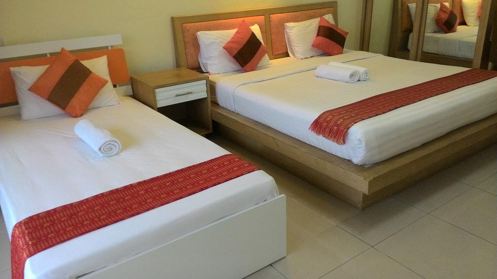 Orange Hotel Patong Exterior photo