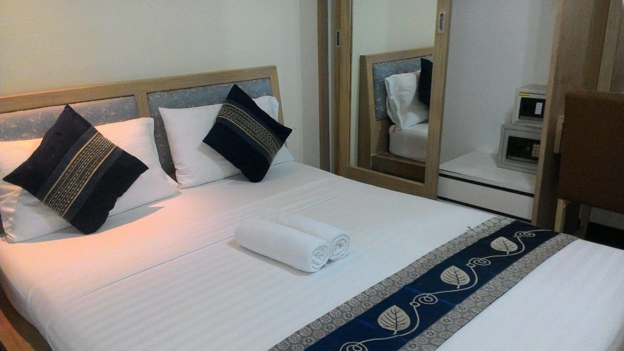 Orange Hotel Patong Exterior photo