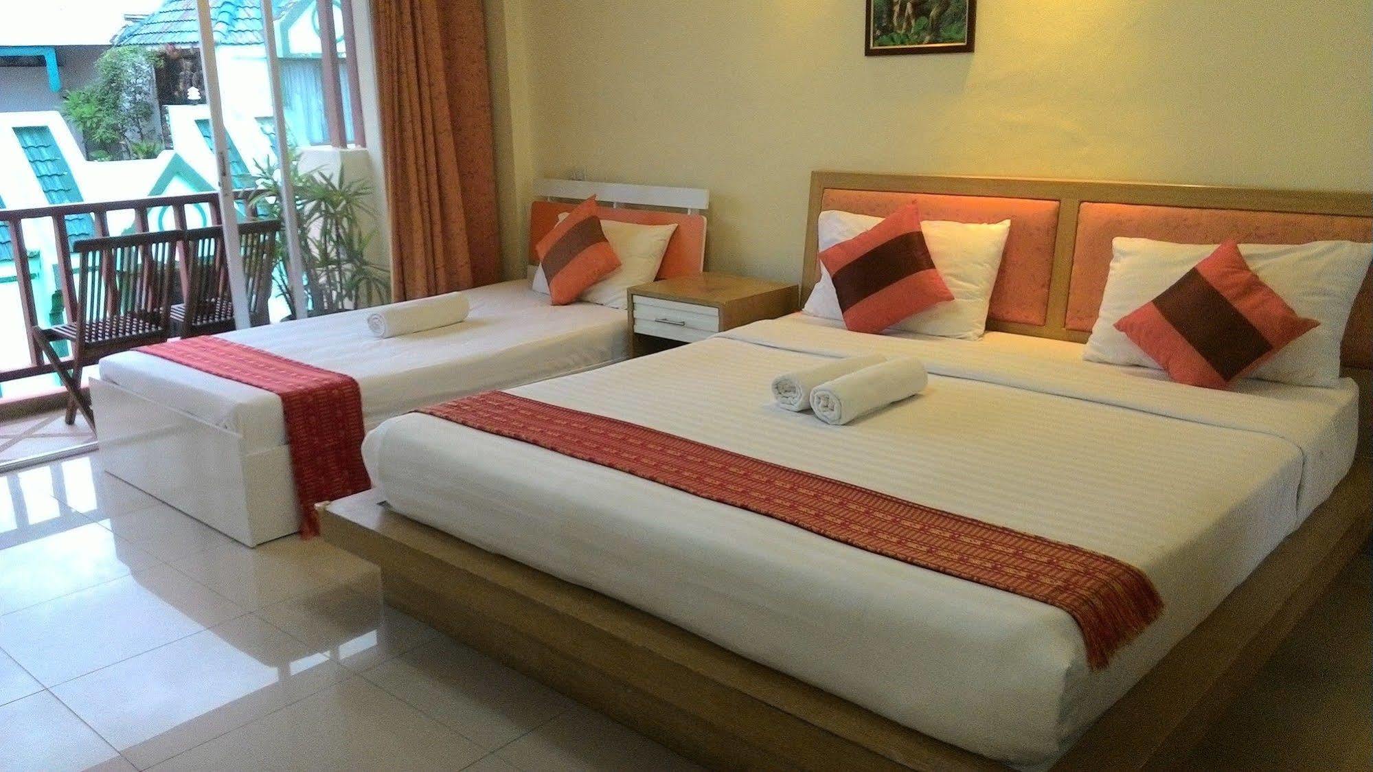 Orange Hotel Patong Exterior photo