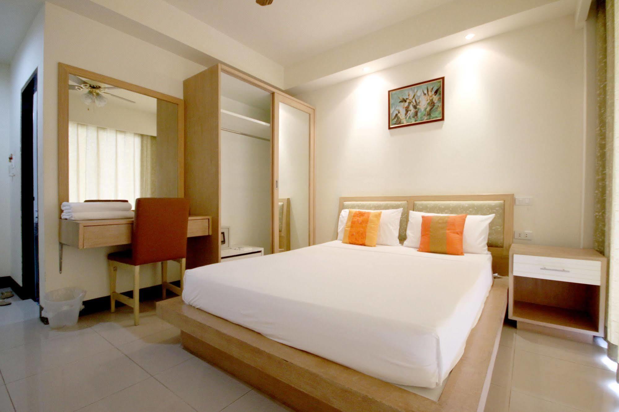 Orange Hotel Patong Exterior photo