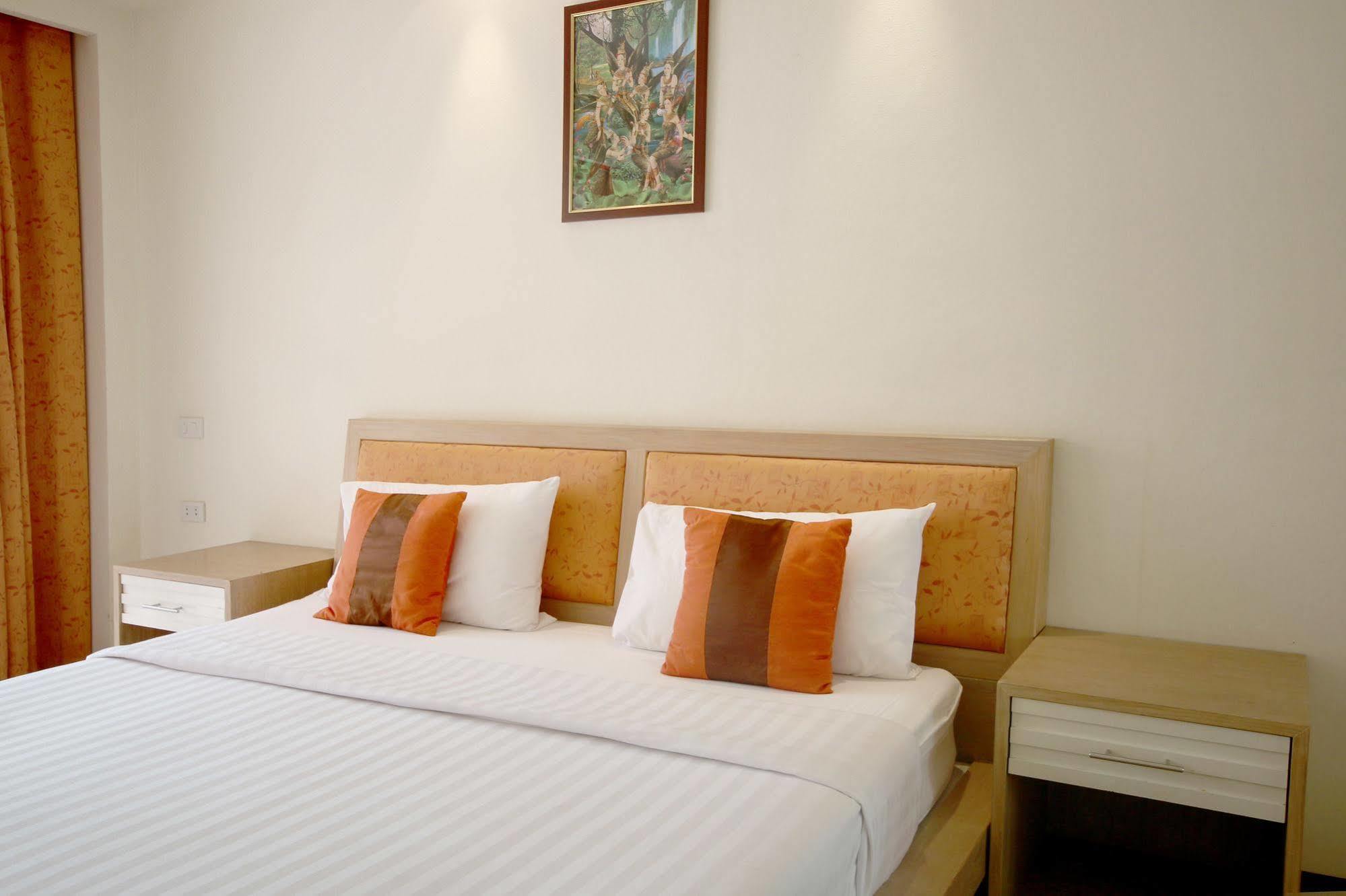 Orange Hotel Patong Exterior photo