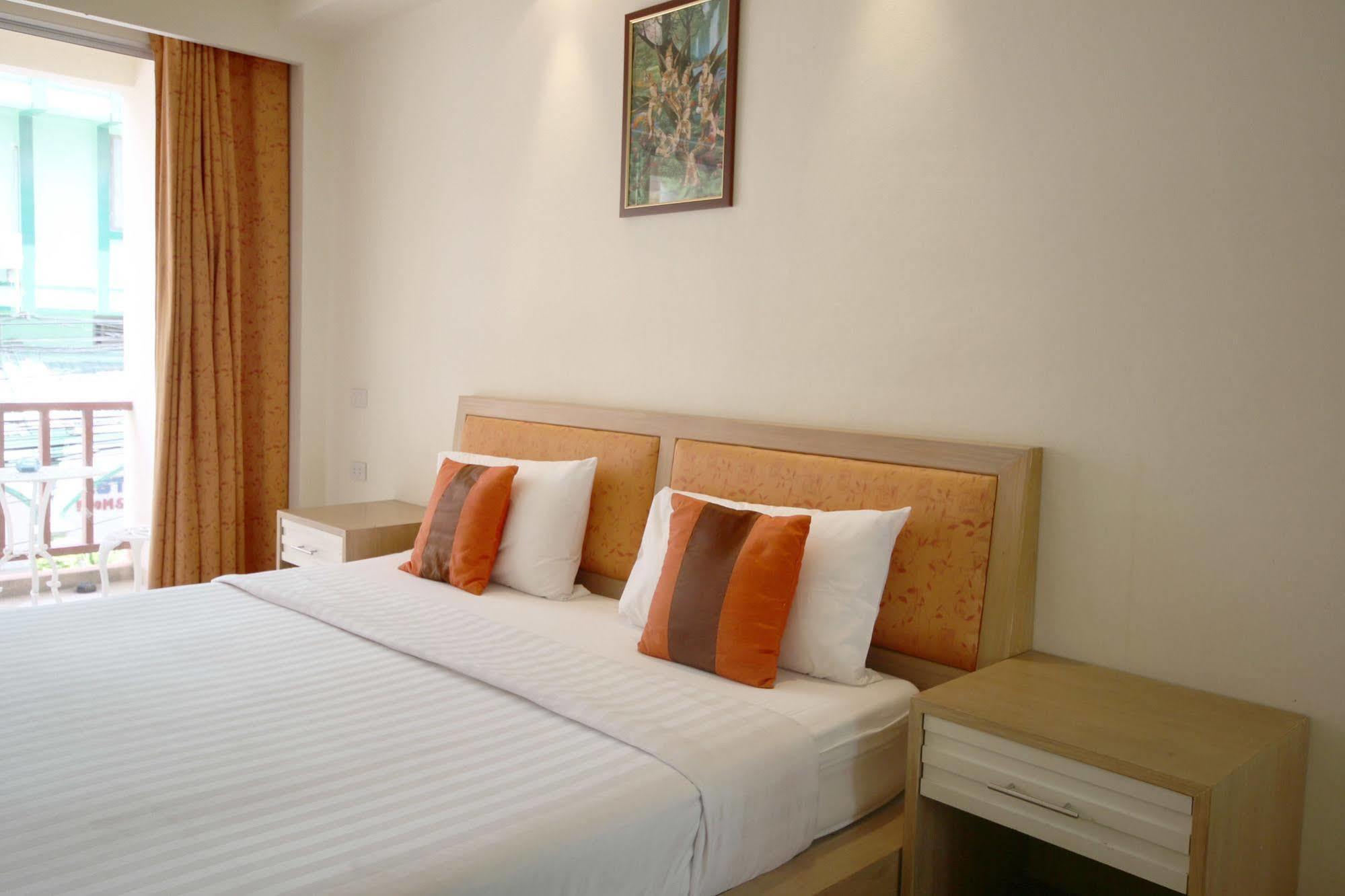 Orange Hotel Patong Exterior photo